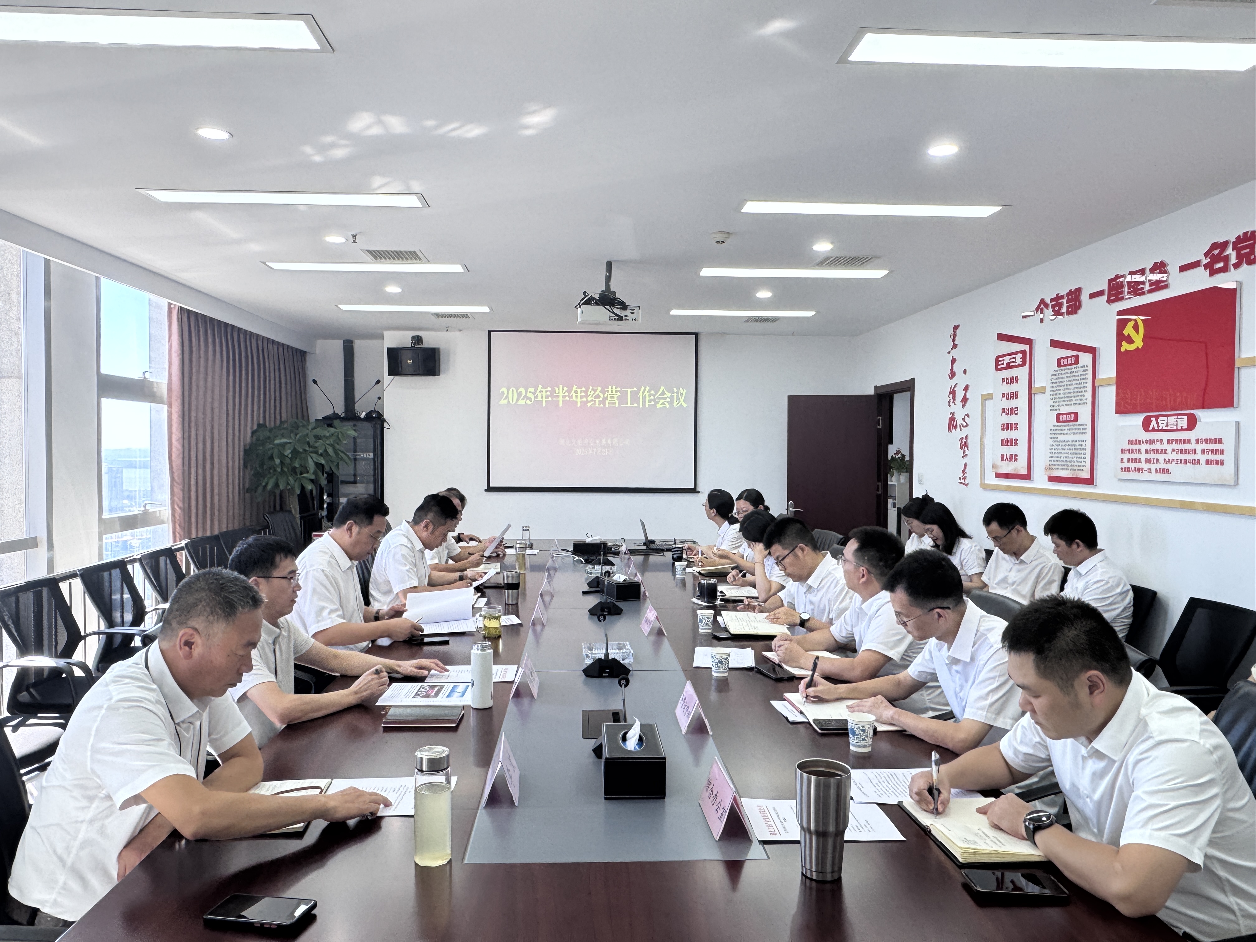 4b3198de6a981304859d92149fcd745.jpg 电竞游戏