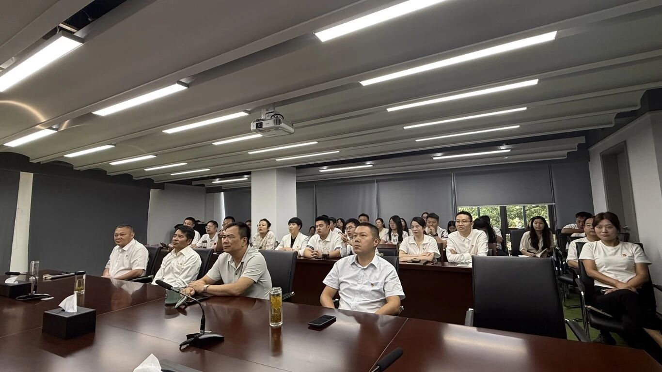 eb84c82328113cbe75ffb68a260c4cf6.jpg 电竞游戏