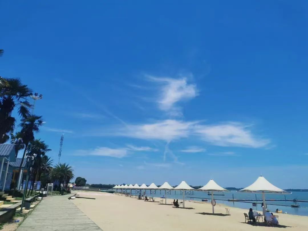 沙滩浴场2.jpg 电竞游戏